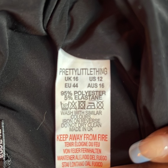 NWT PRETTY LITTLE THING ONE SHOULDER CROP TOP BLACK Size US 12 - Picture 8 of 8